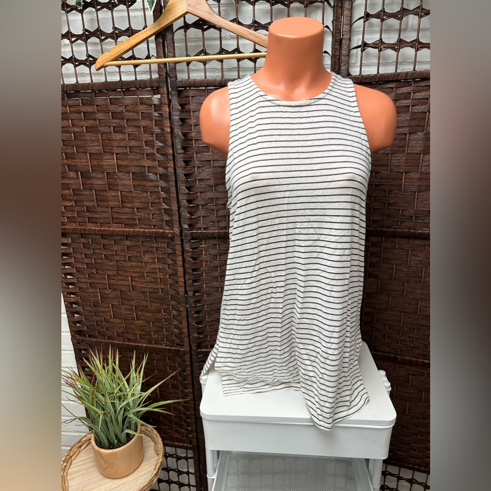 Decree White and Black Striped Shirt Top